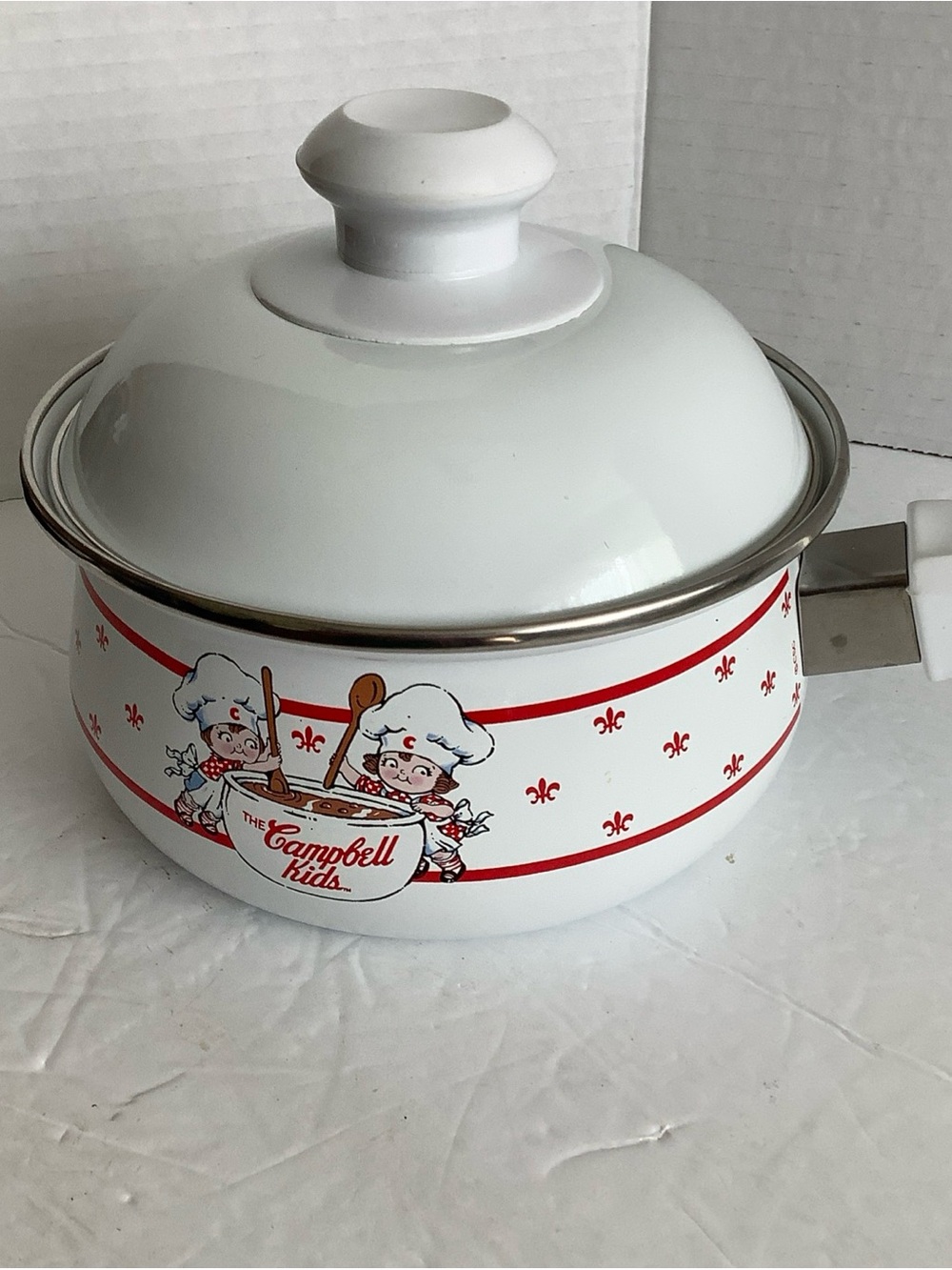 Gibson White Enamel Campbell Kids Saucepan with Red Kids Graphic